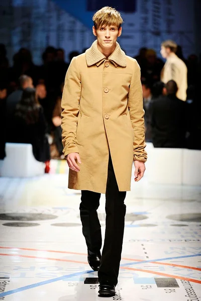 Look 12